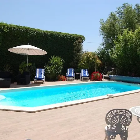 Gites - Mas Saint-Louis - Piscine Chauffee Aigues-Mortes Buitenkant foto